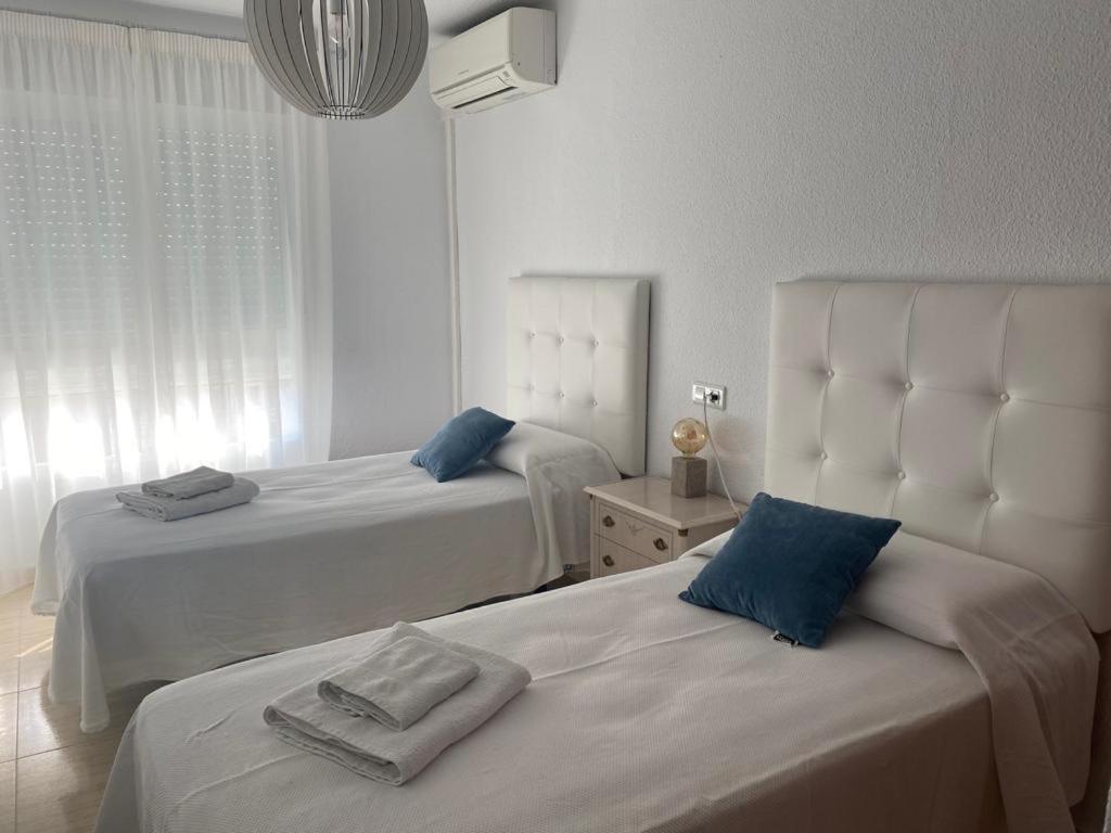 Piso Exclusivo En Primera Linea De Playa Apartment Torre Del Mar Exterior photo